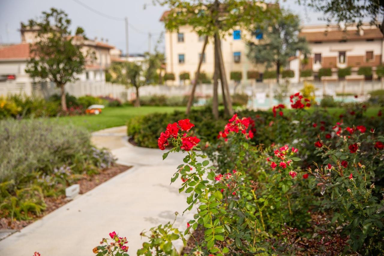 Homingarda - Fine Holiday Apartments Peschiera del Garda Kültér fotó