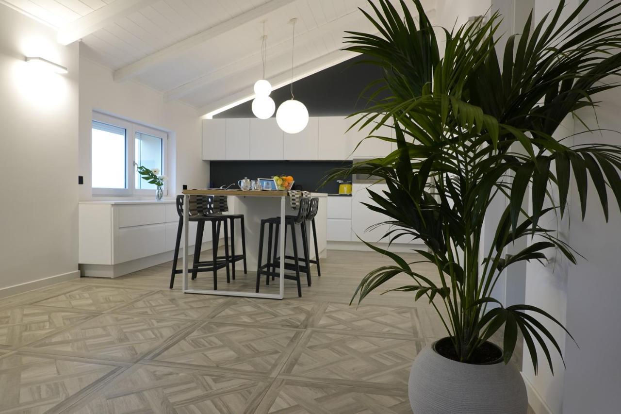 Homingarda - Fine Holiday Apartments Peschiera del Garda Kültér fotó