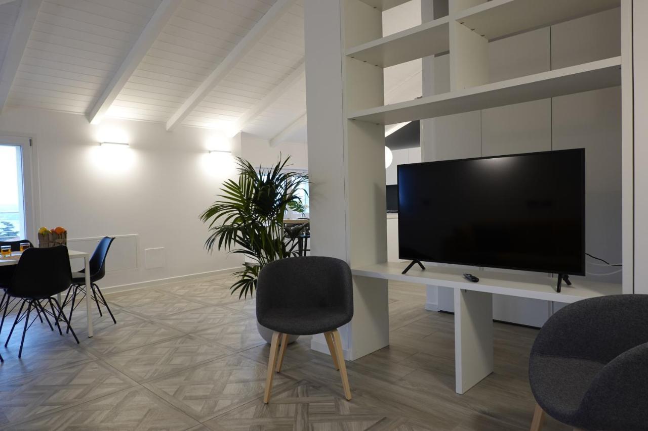 Homingarda - Fine Holiday Apartments Peschiera del Garda Kültér fotó