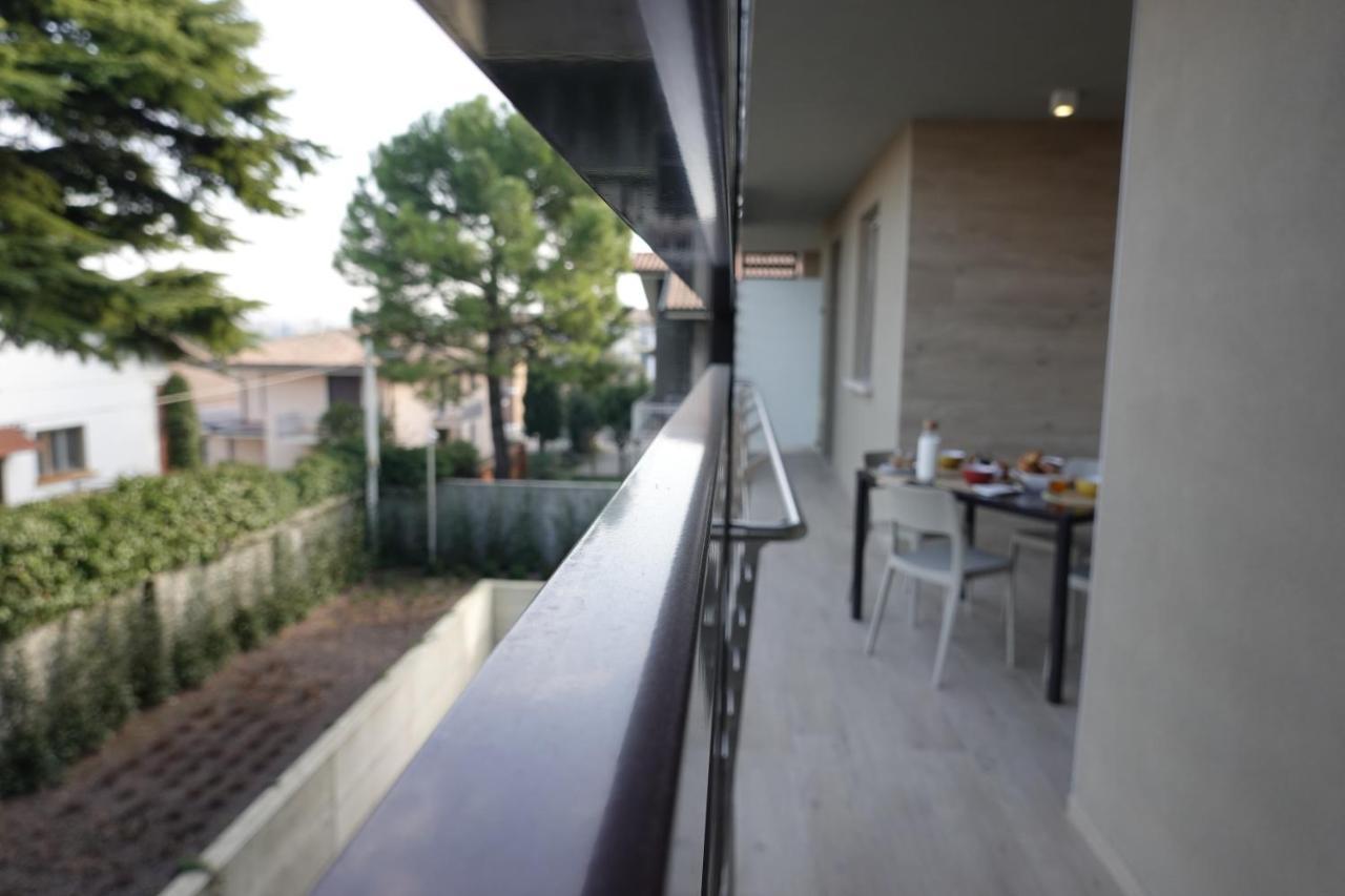 Homingarda - Fine Holiday Apartments Peschiera del Garda Kültér fotó