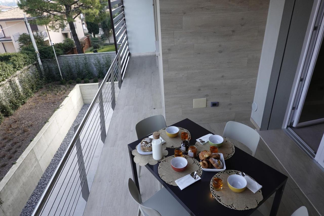 Homingarda - Fine Holiday Apartments Peschiera del Garda Kültér fotó