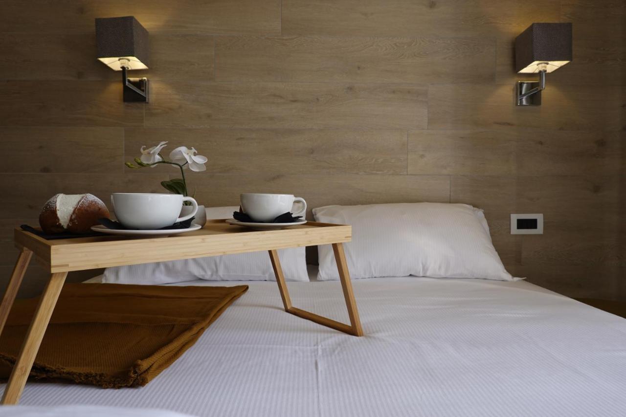 Homingarda - Fine Holiday Apartments Peschiera del Garda Kültér fotó